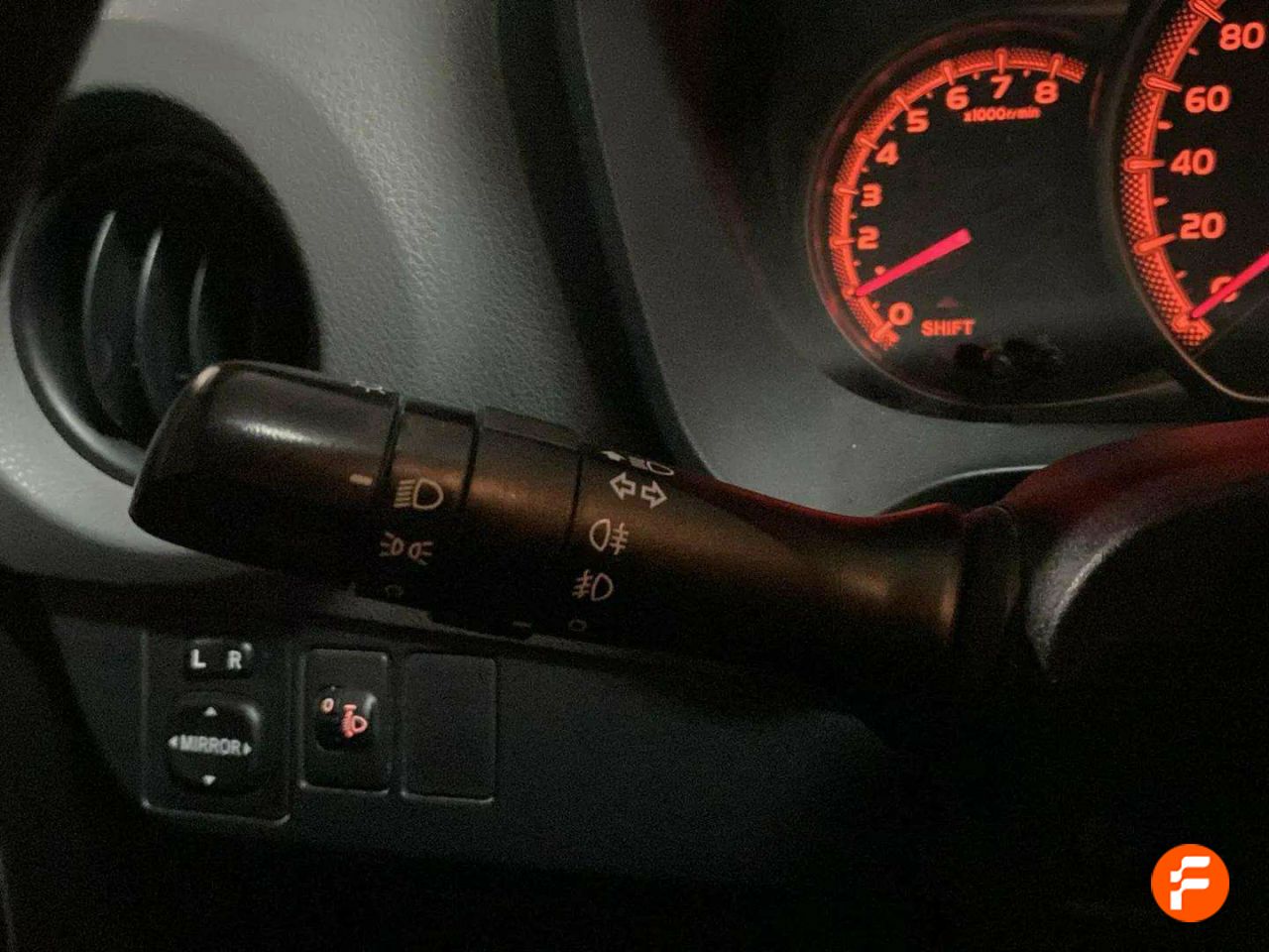 Foto Toyota Yaris 16