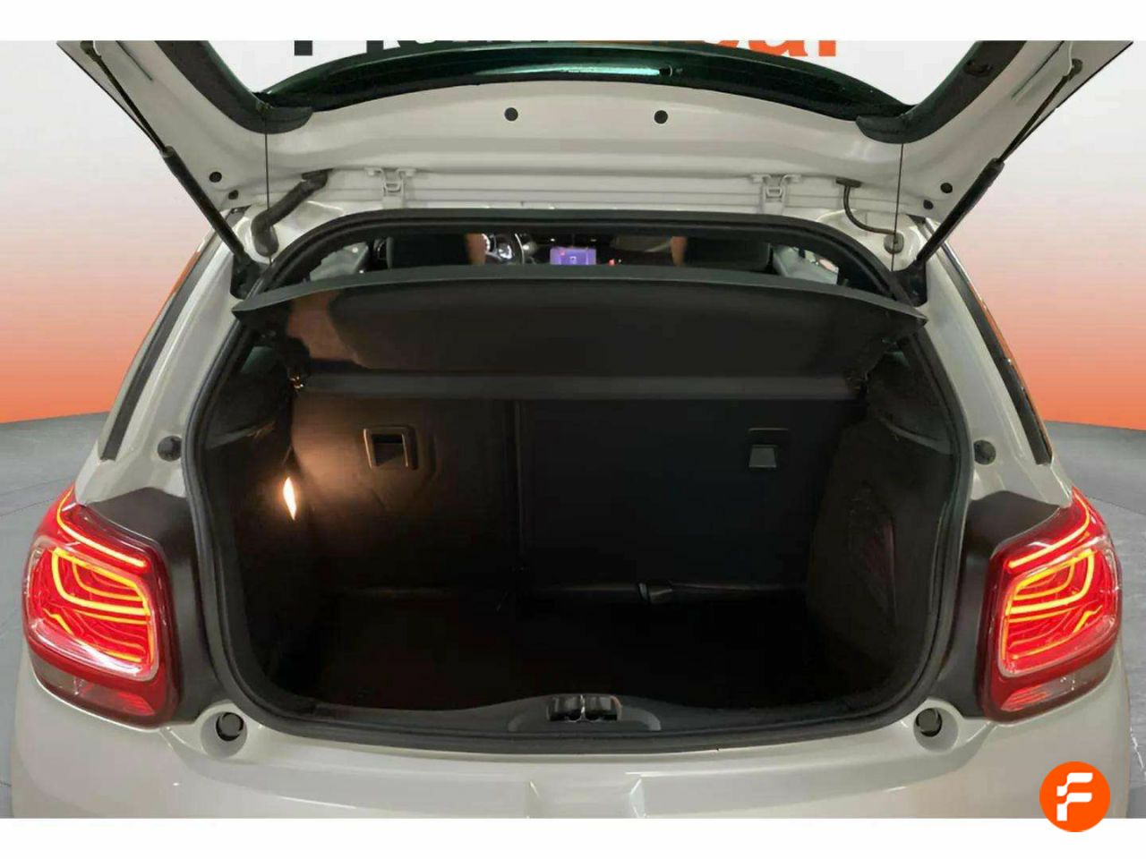 Foto DS Automobiles DS 3 10