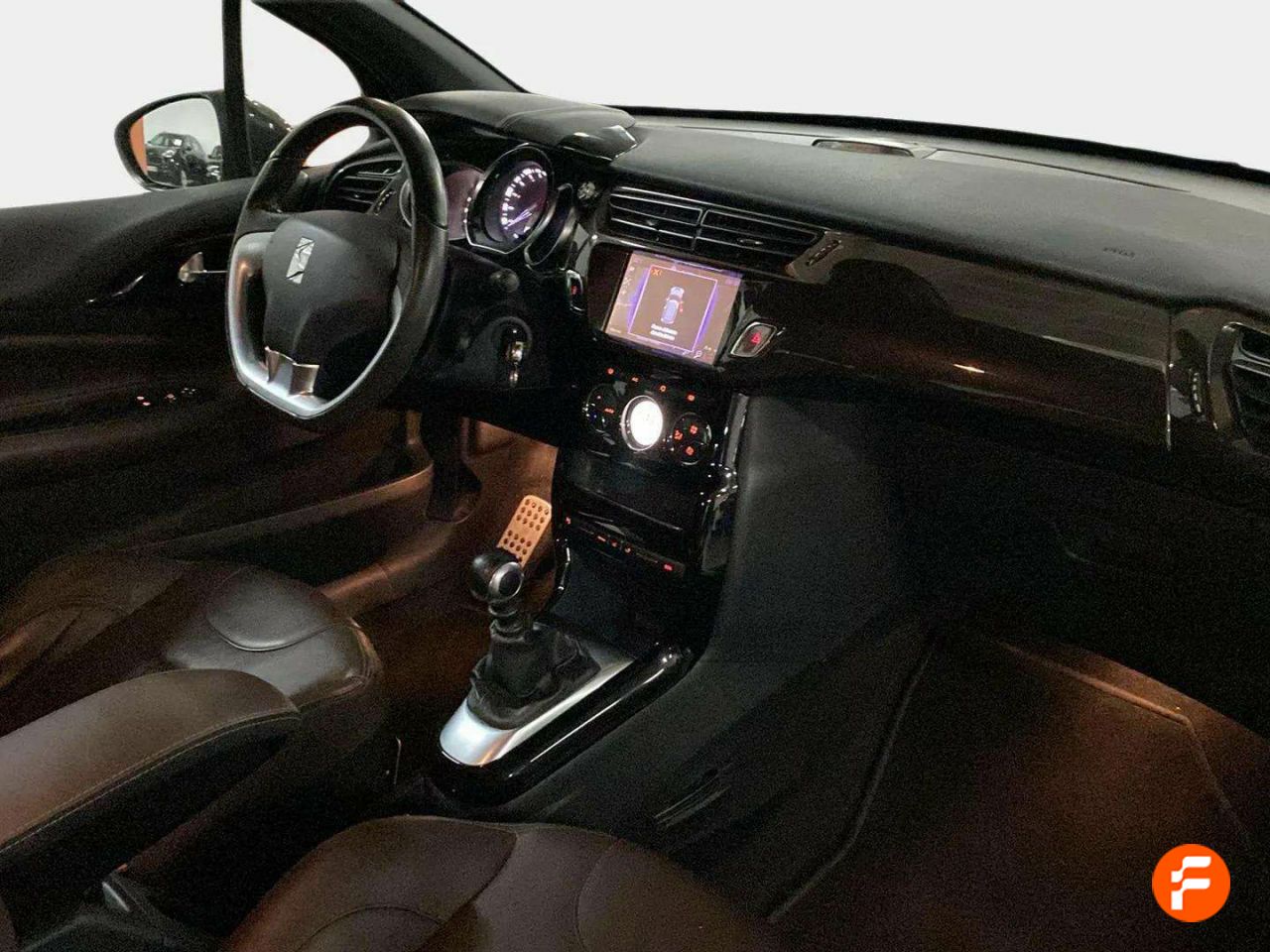 Foto DS Automobiles DS 3 12