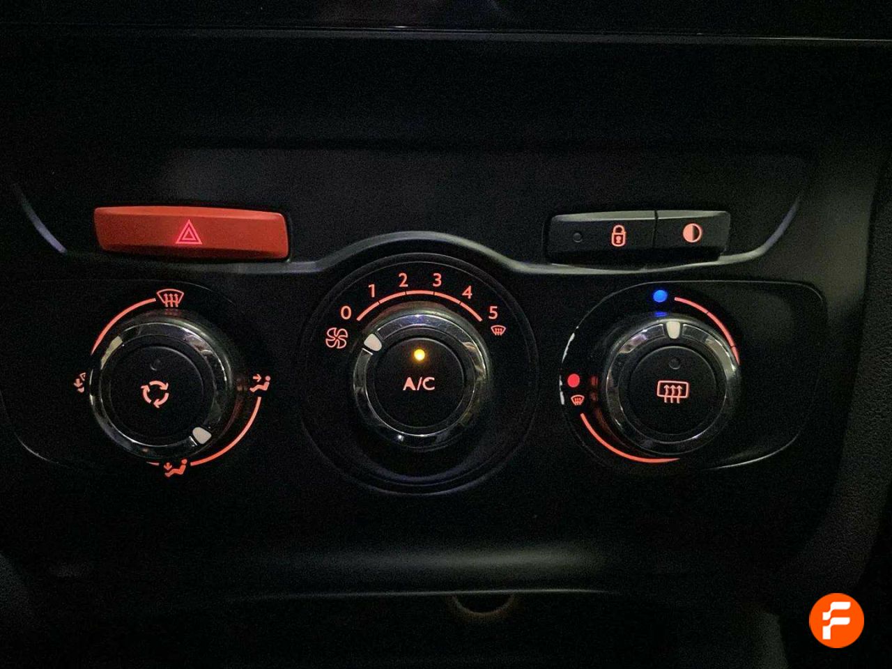 Foto Citroën C4 24