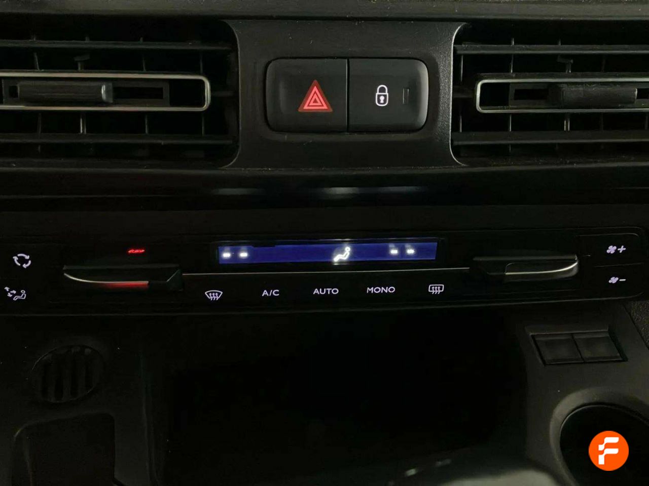Foto Peugeot Rifter 17