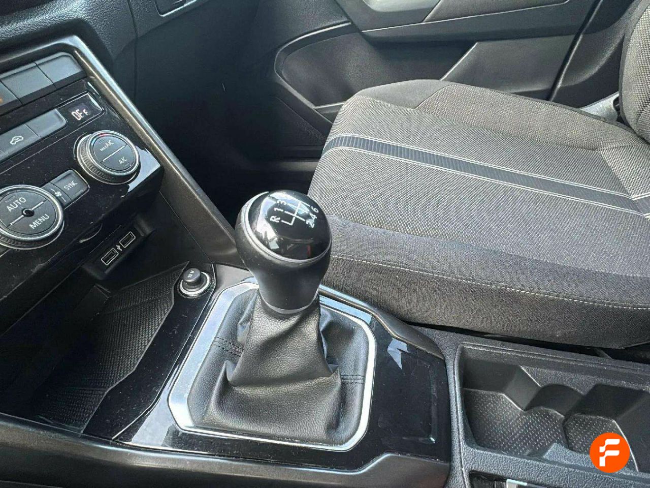 Foto Volkswagen T-Roc 21