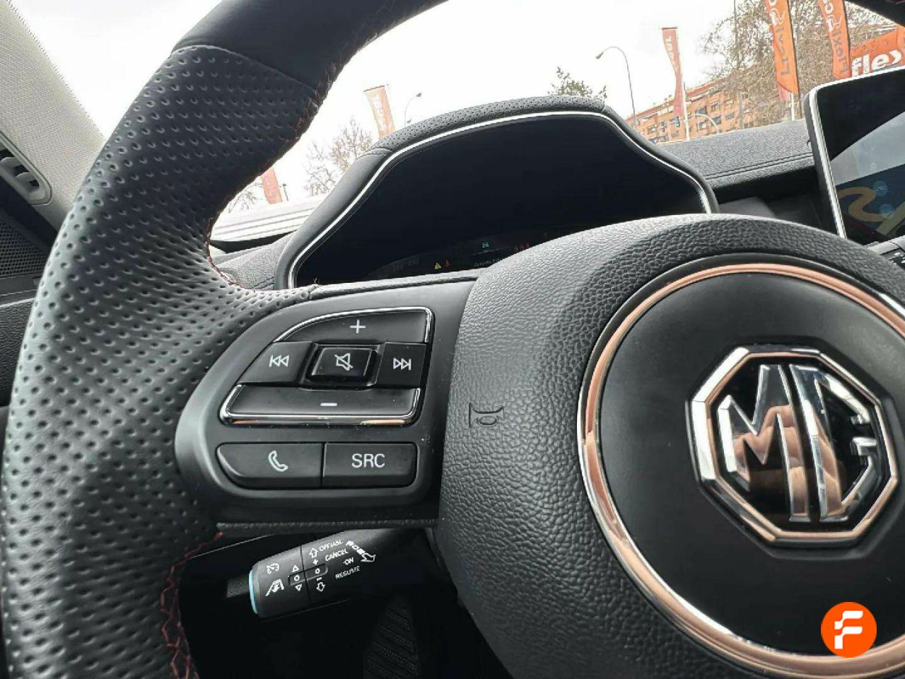 Foto MG HS 25