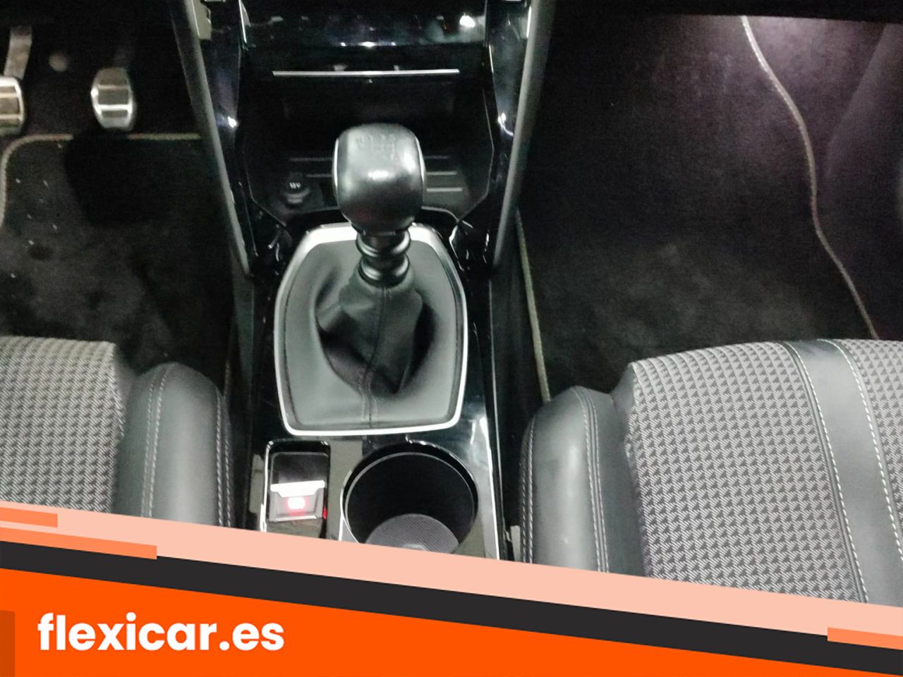 Foto Peugeot 208 16