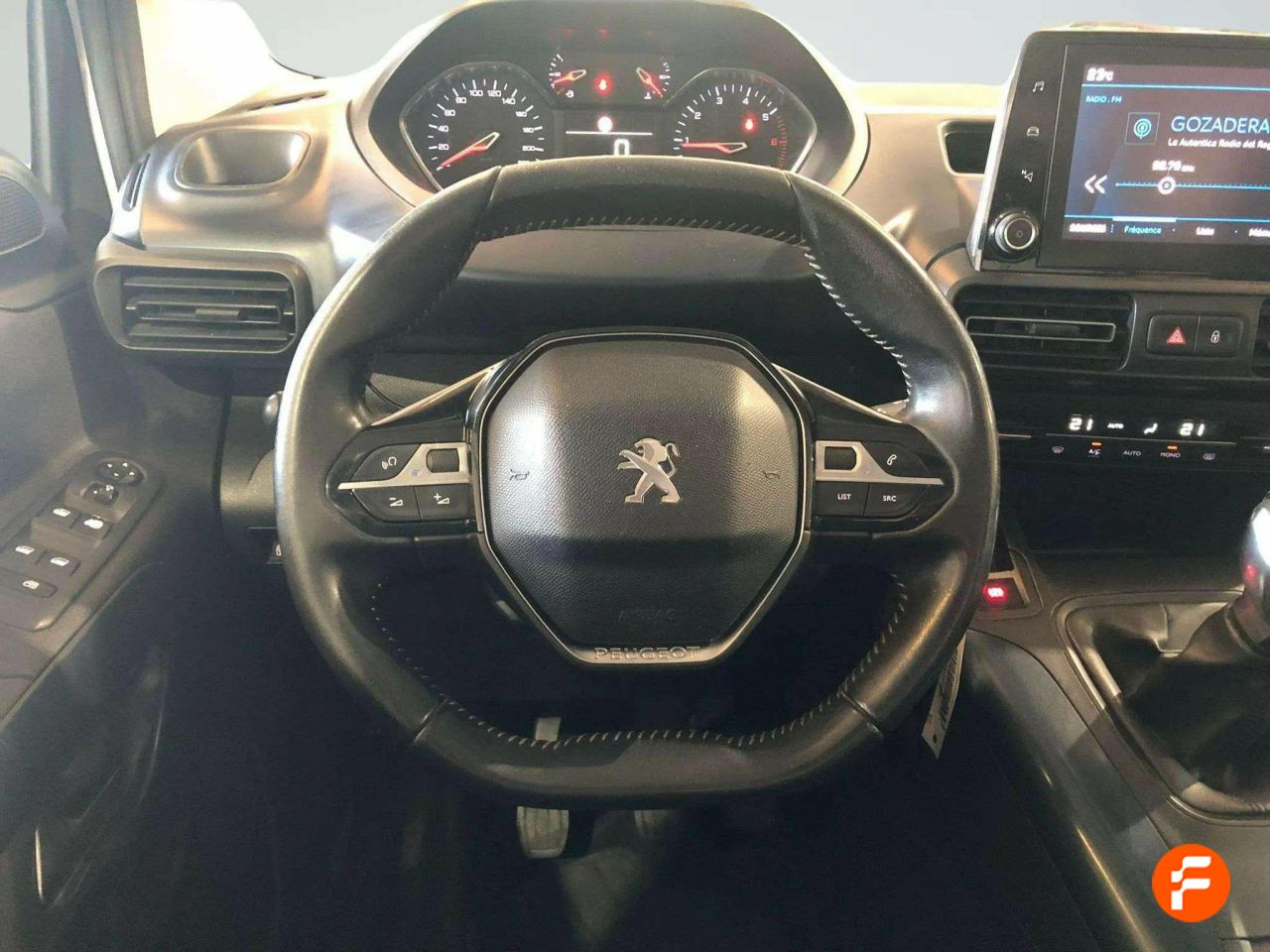 Foto Peugeot Rifter 11