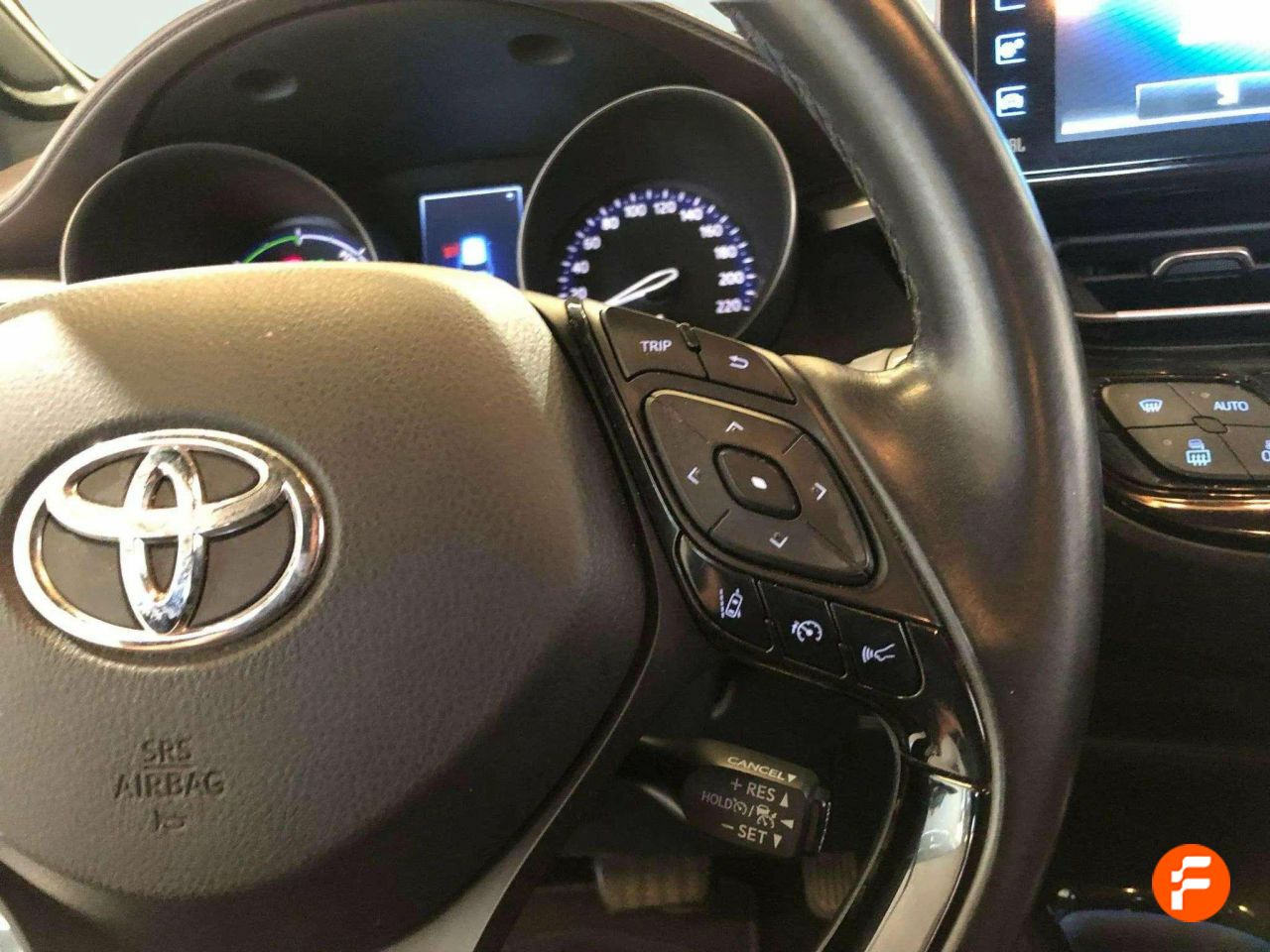 Foto Toyota C-HR 15