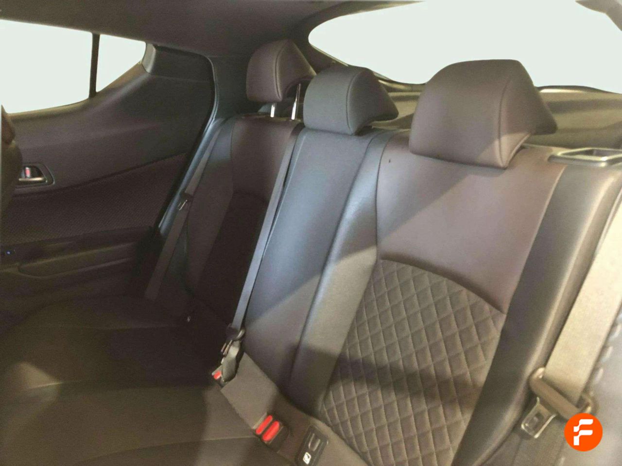 Foto Toyota C-HR 17