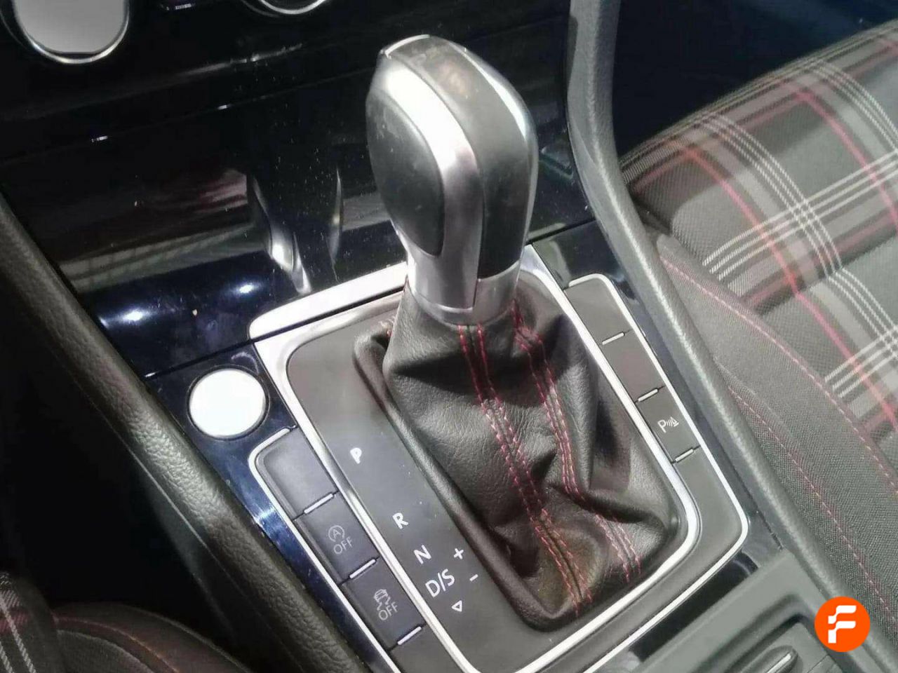 Foto Volkswagen Golf 12