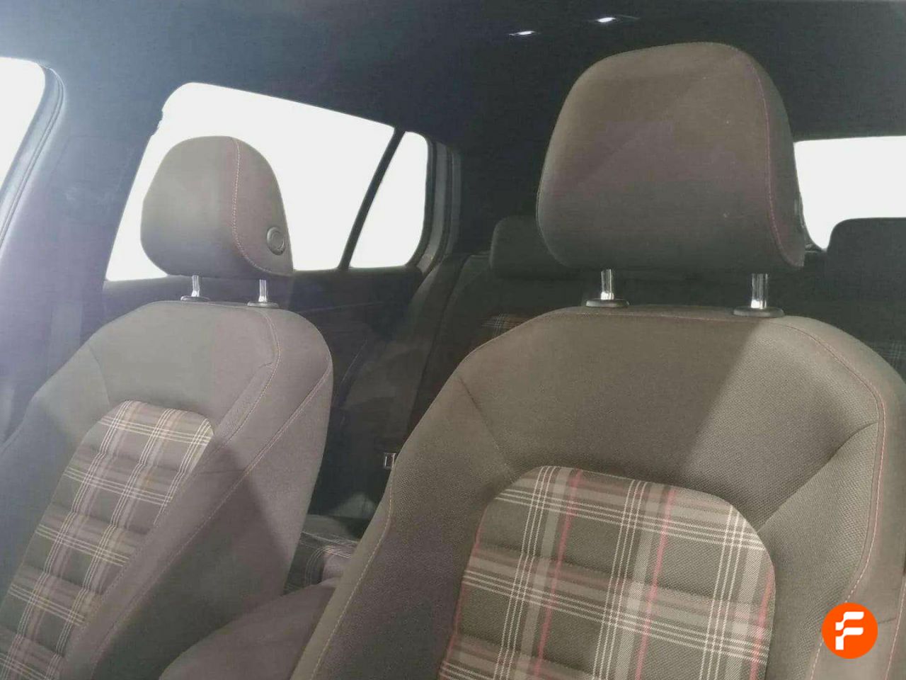 Foto Volkswagen Golf 24