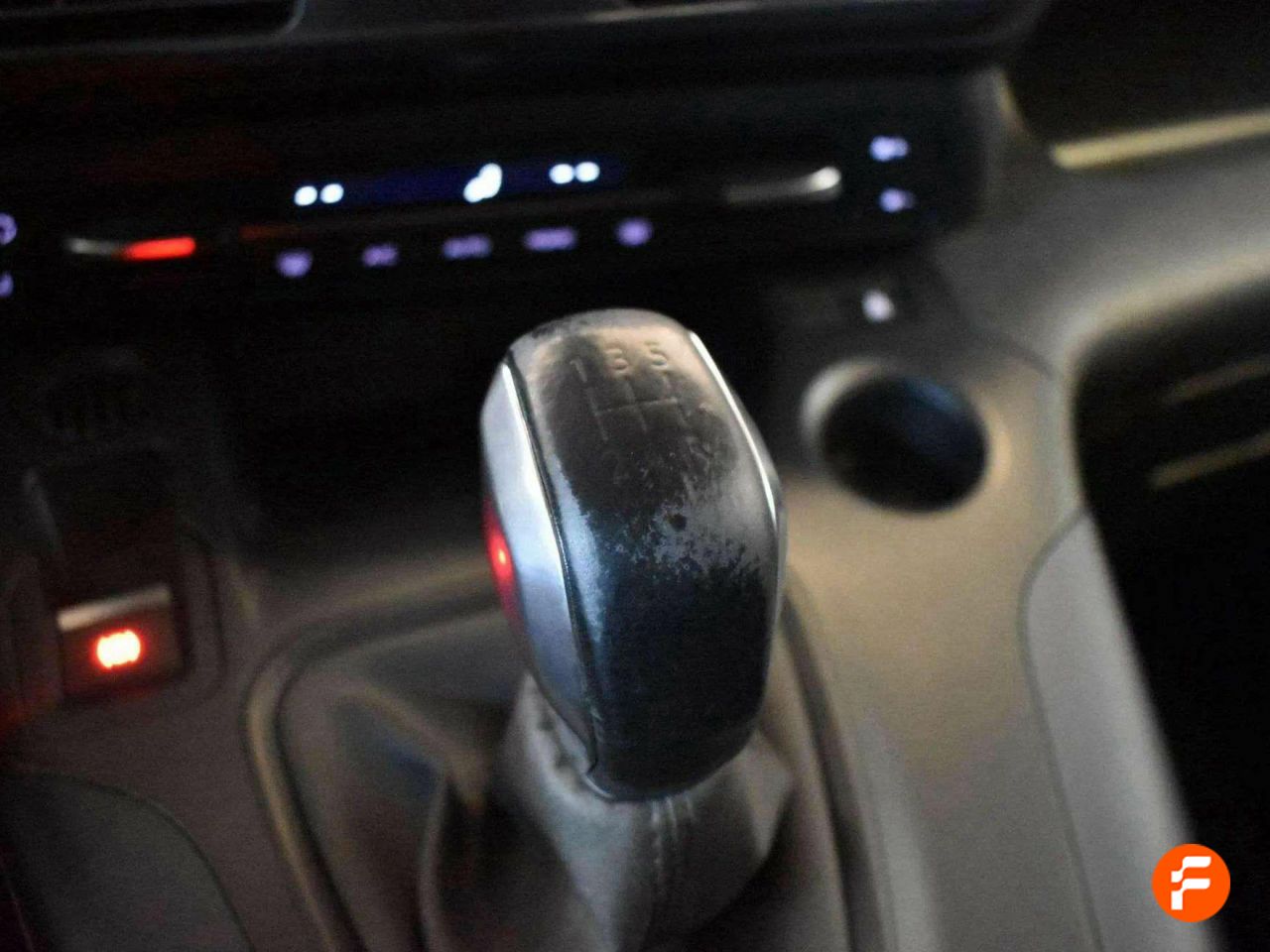 Foto Peugeot Rifter 10