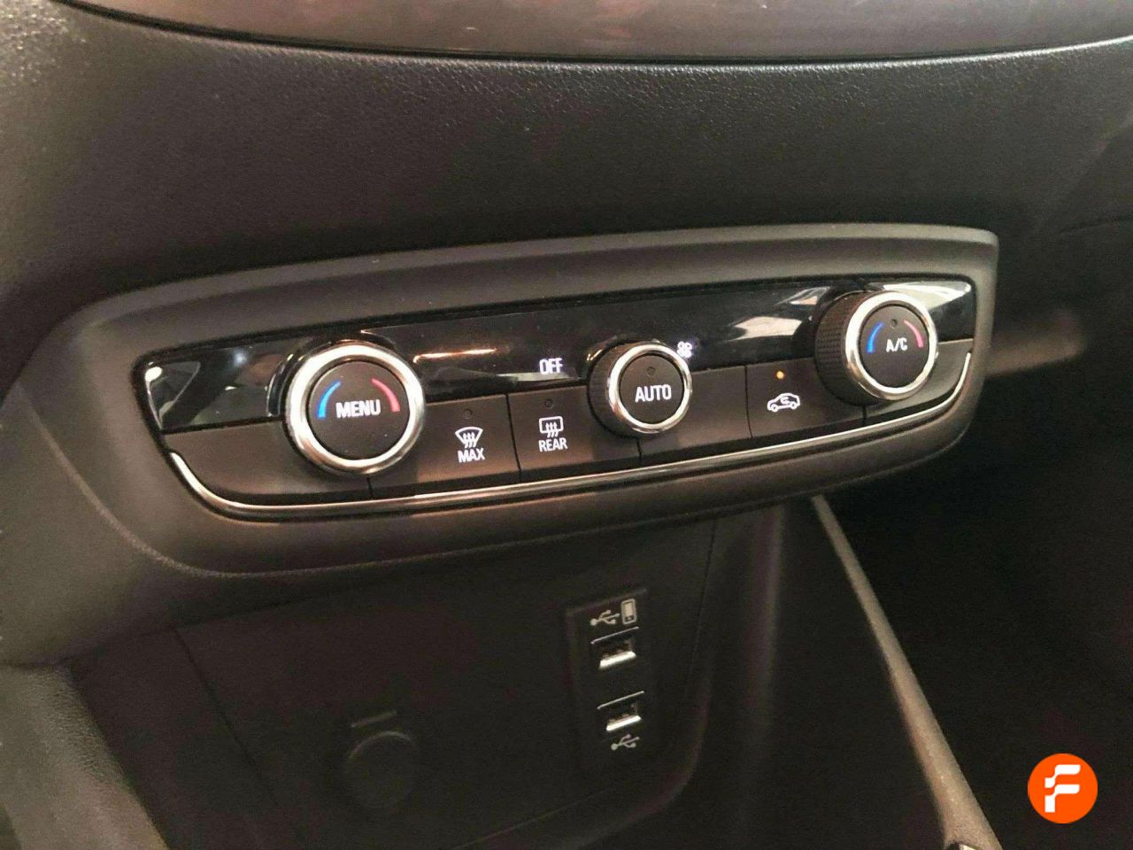 Foto Opel Crossland X 12