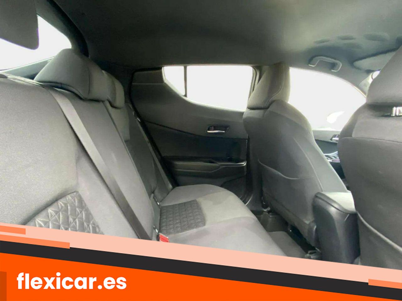 Foto Toyota C-HR 15