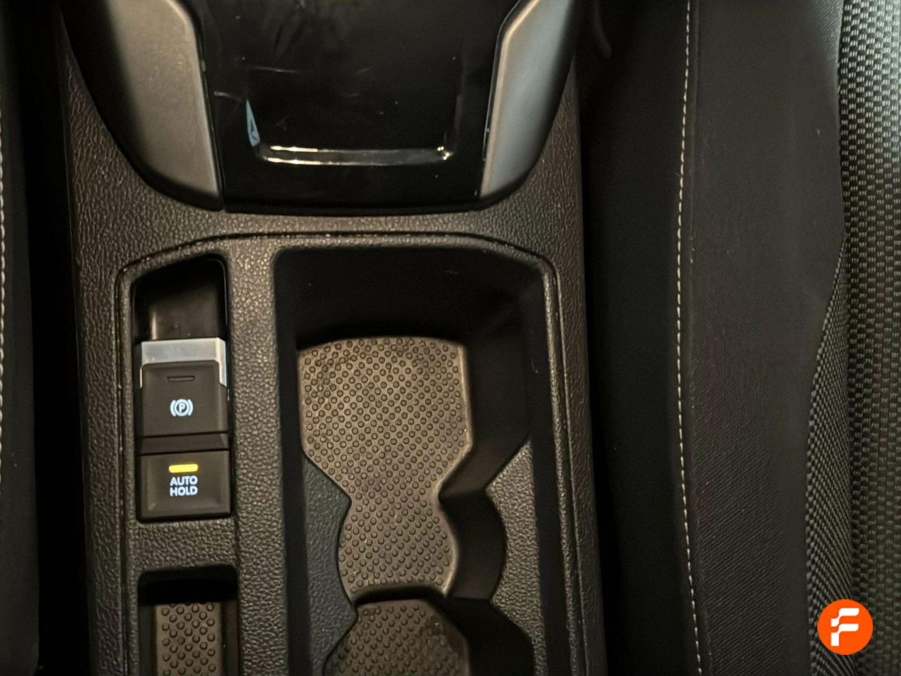 Foto Volkswagen T-Roc 24