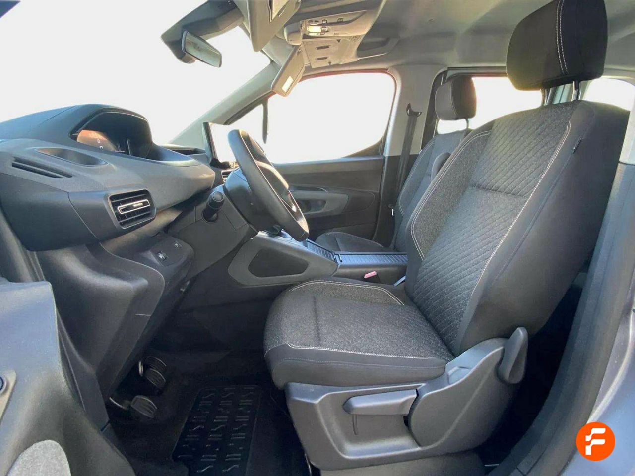 Foto Peugeot Rifter 15