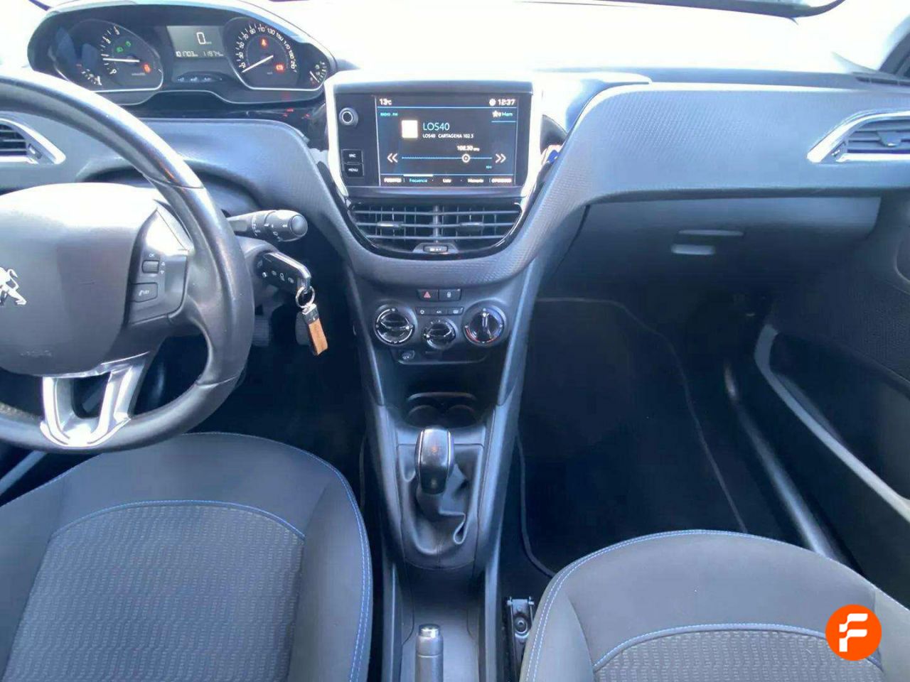 Foto Peugeot 208 11