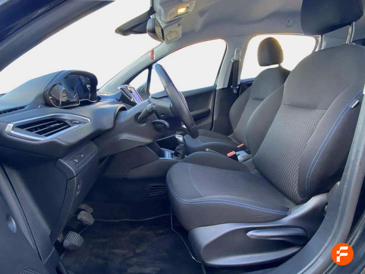 Foto Peugeot 208 15