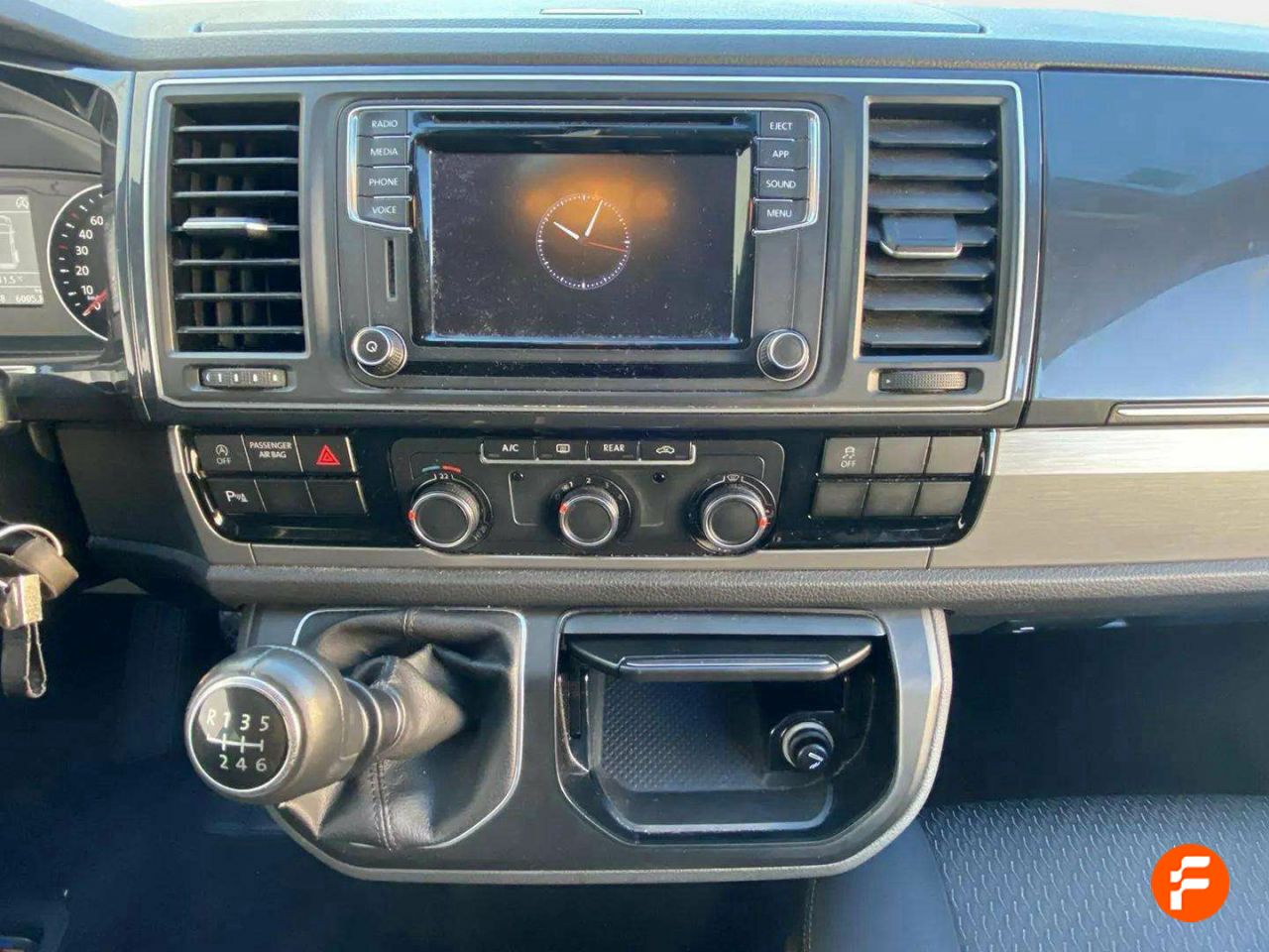 Foto Volkswagen Multivan 11