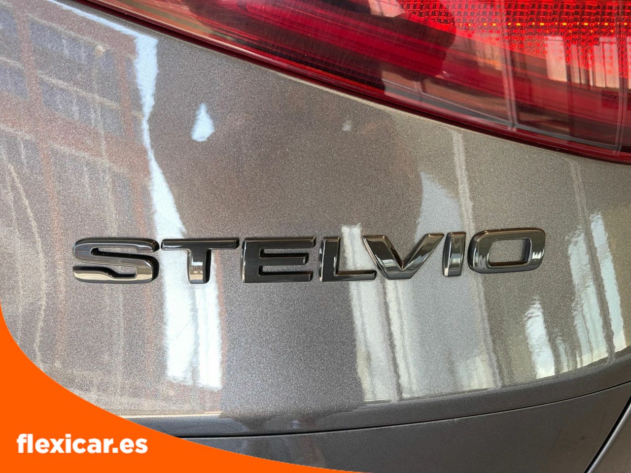 Foto Alfa Romeo Stelvio 10