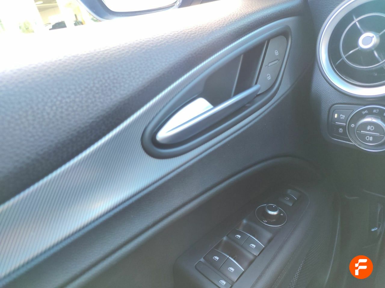 Foto Alfa Romeo Stelvio 24