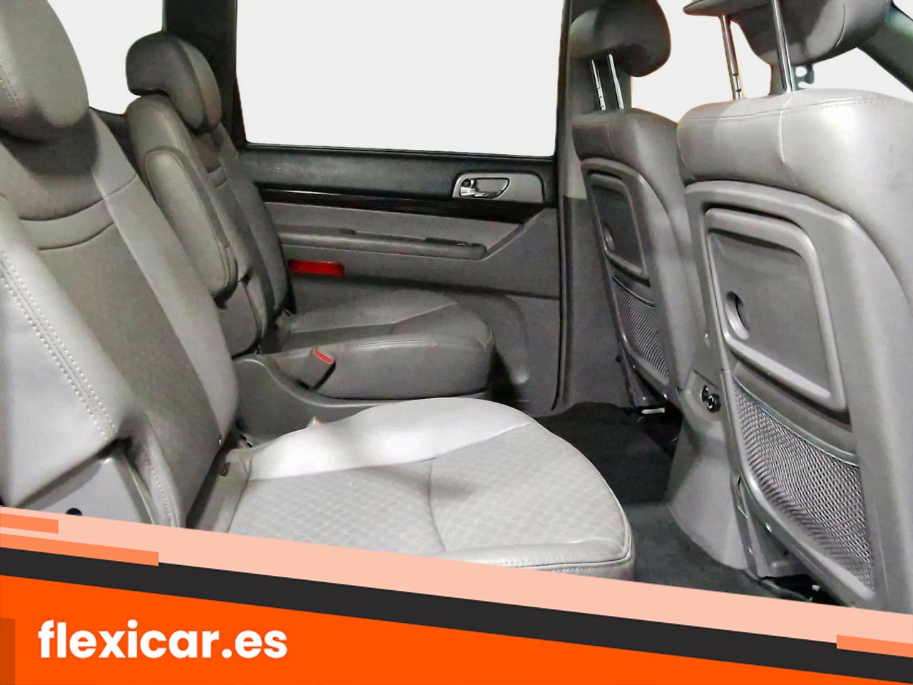 Foto SsangYong Rodius 11
