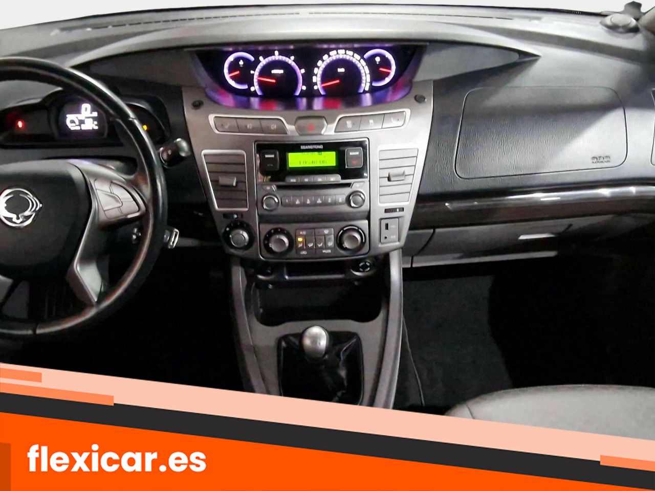 Foto SsangYong Rodius 18