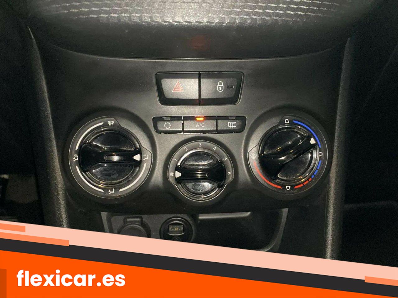 Foto Peugeot 208 18
