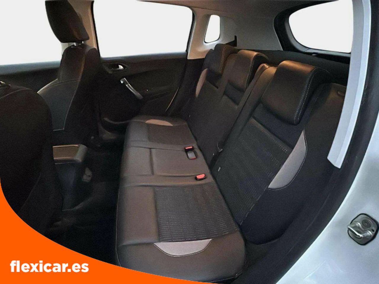 Foto Peugeot 2008 12