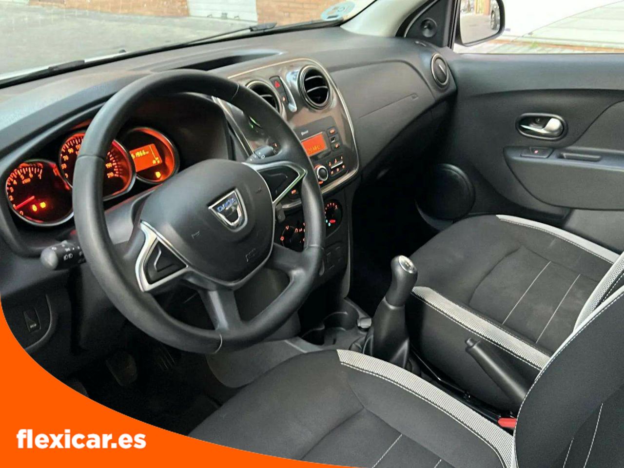Foto Dacia Sandero 13