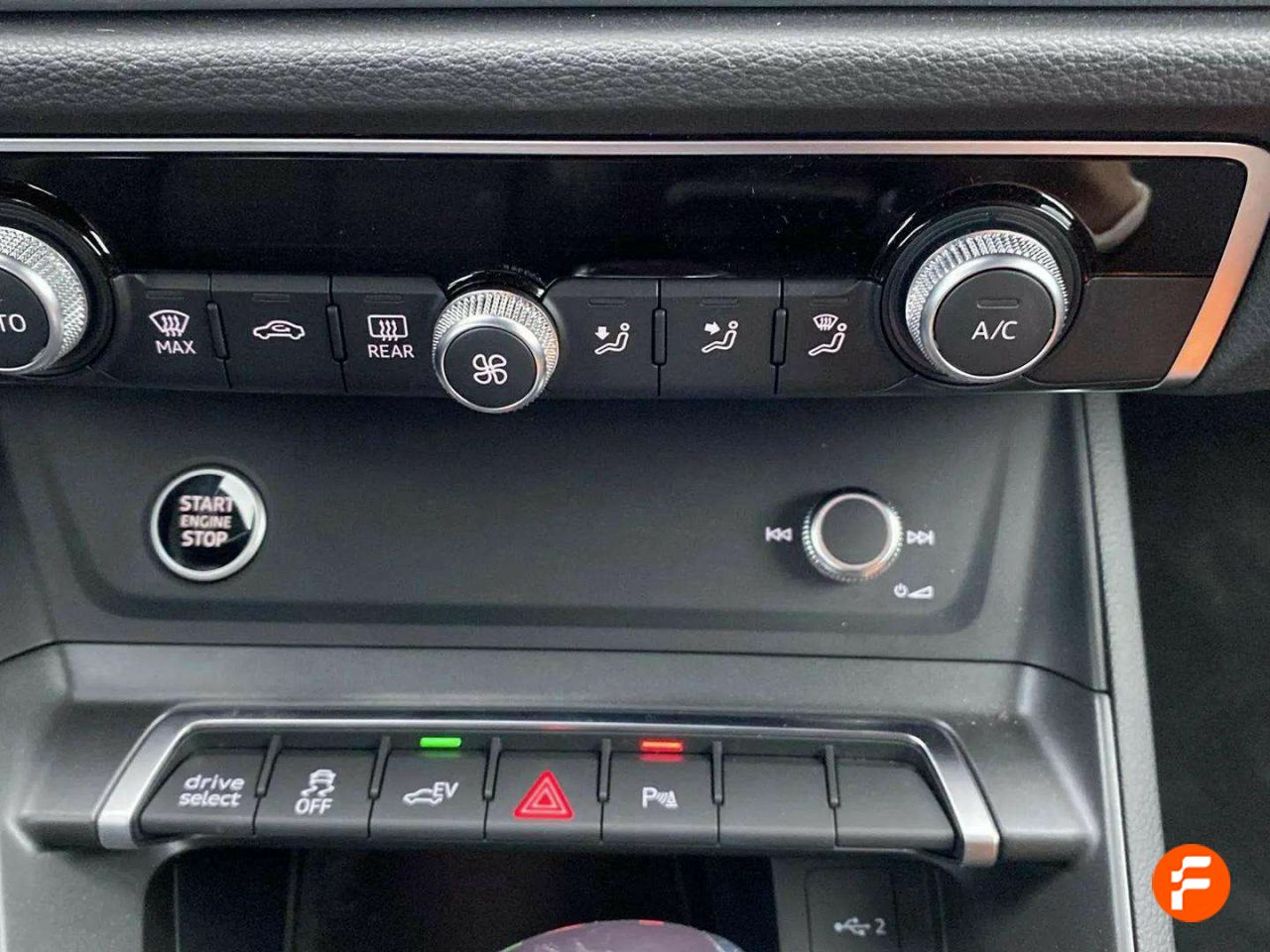 Foto Audi Q3 25