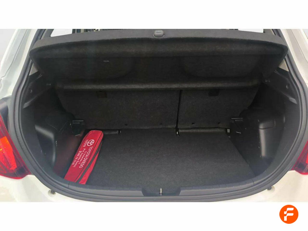 Foto Toyota Yaris 10