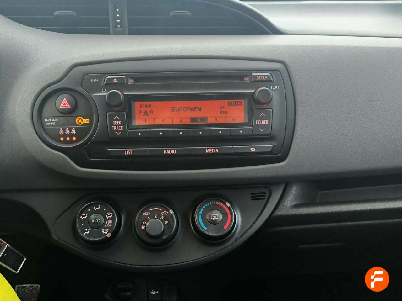 Foto Toyota Yaris 14