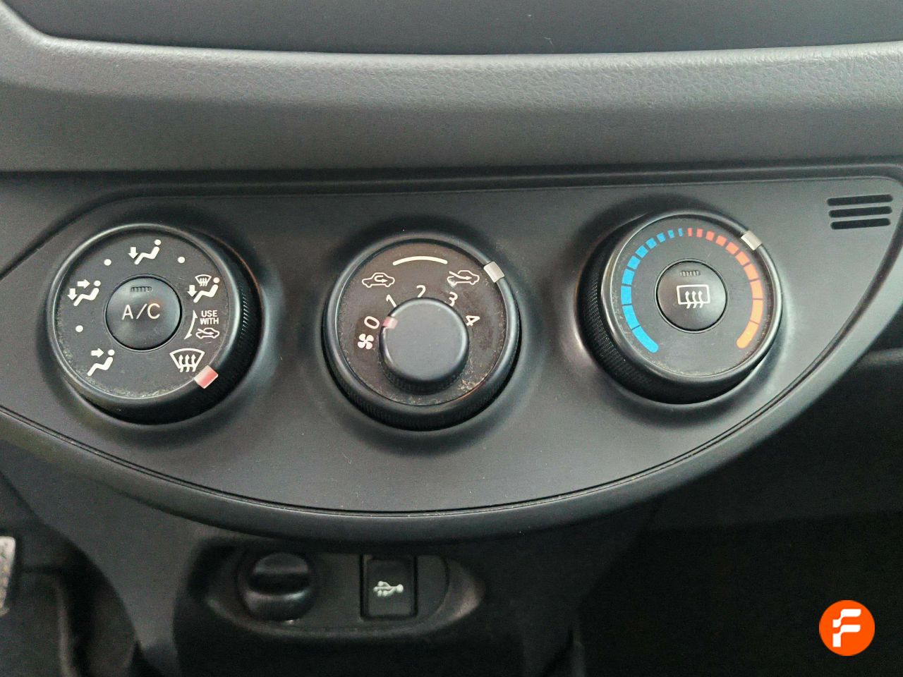 Foto Toyota Yaris 15