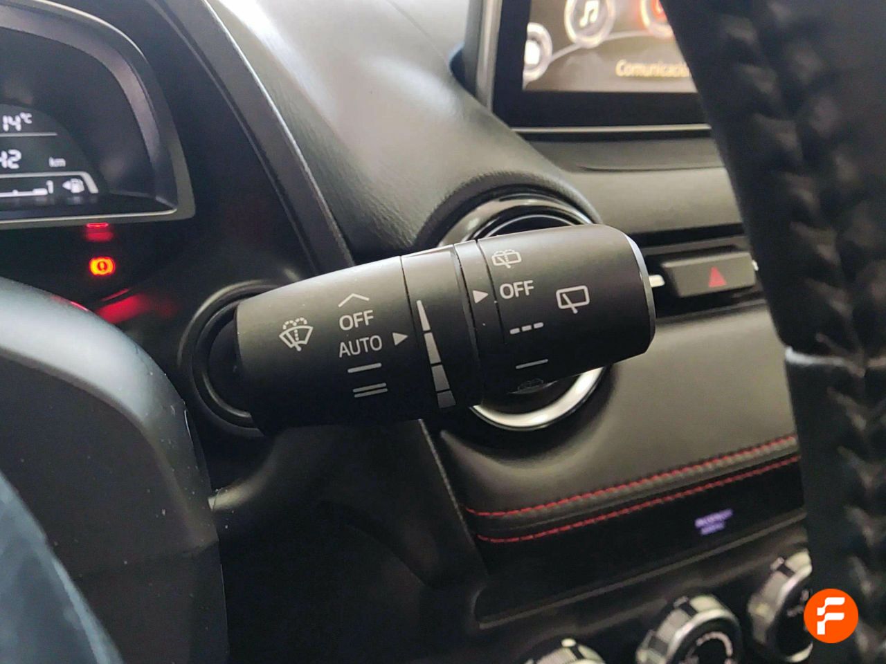 Foto Mazda Mazda2 24