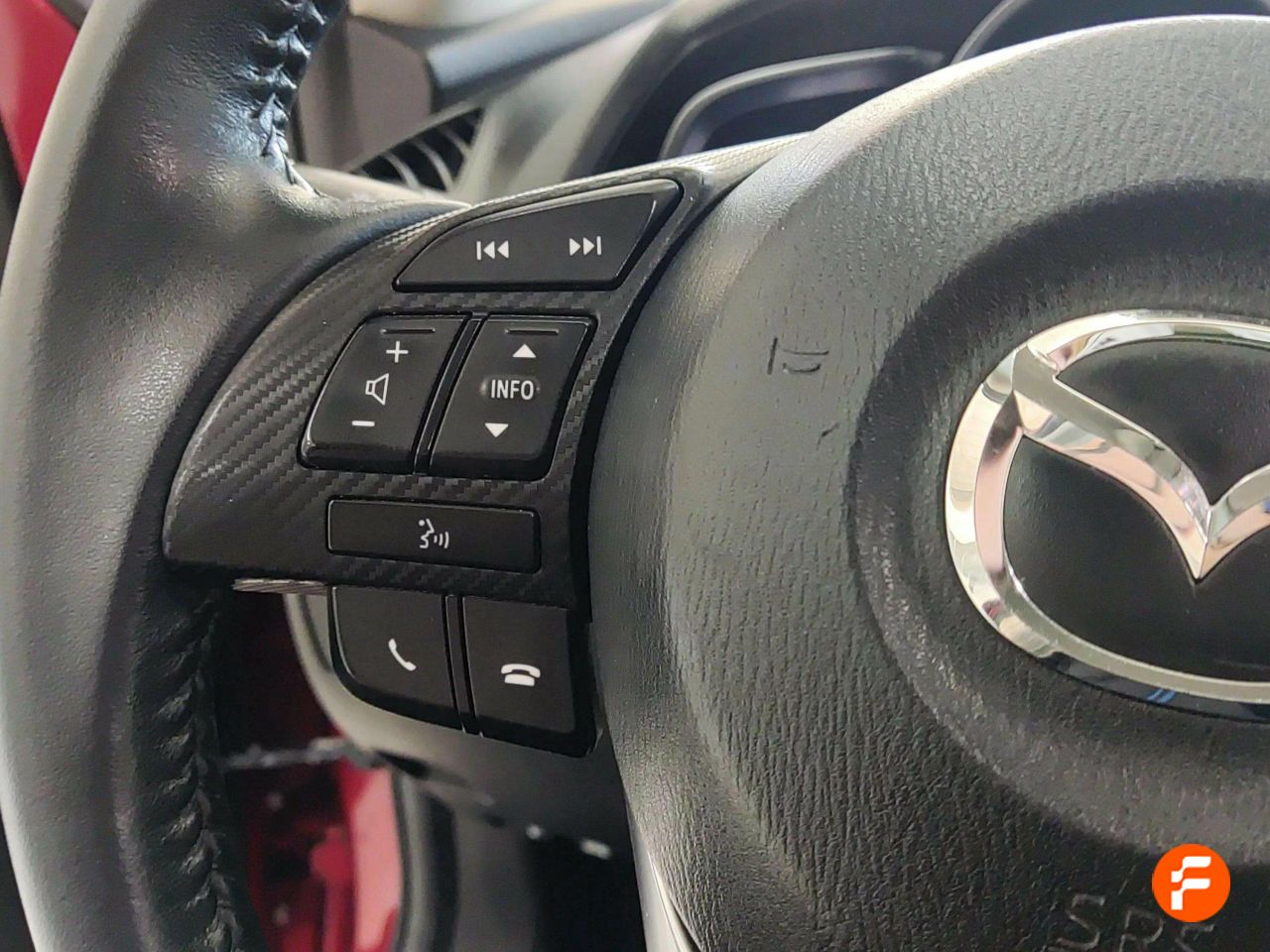 Foto Mazda Mazda2 25