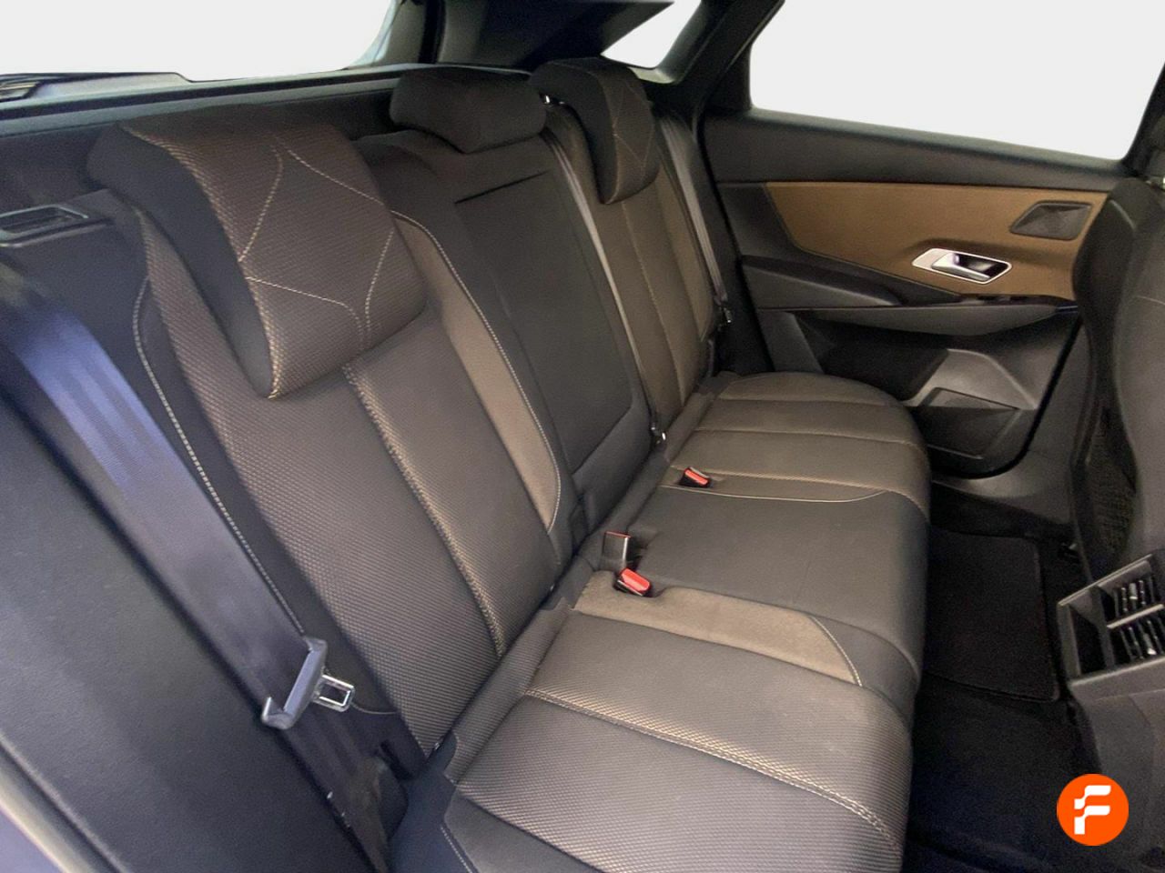 Foto DS Automobiles DS 7 8
