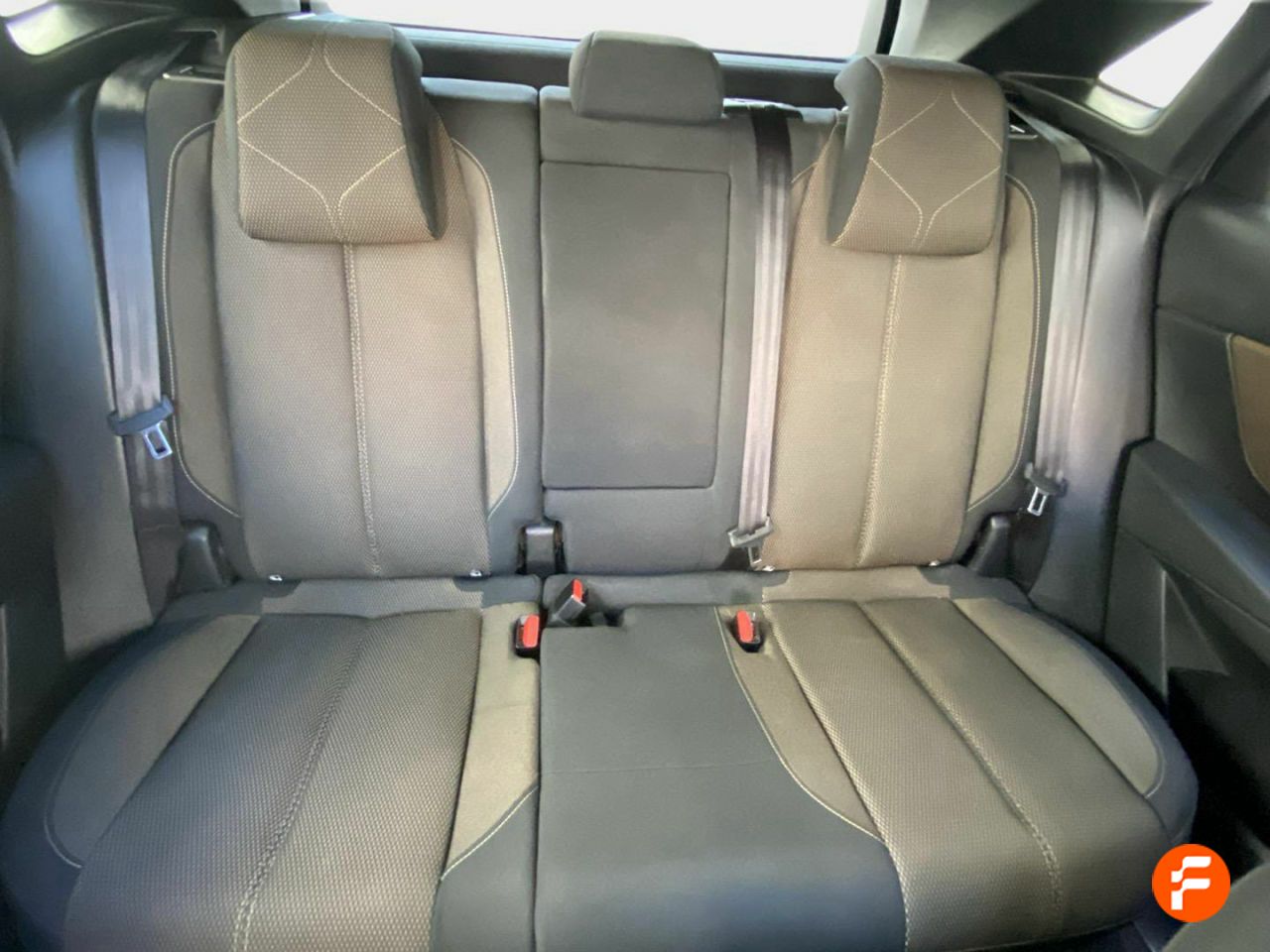 Foto DS Automobiles DS 7 9