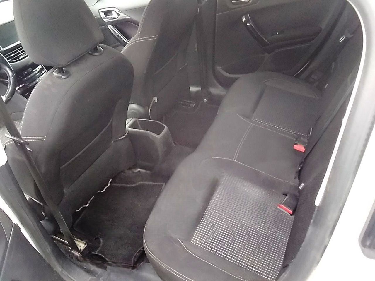 Foto Peugeot 208 10