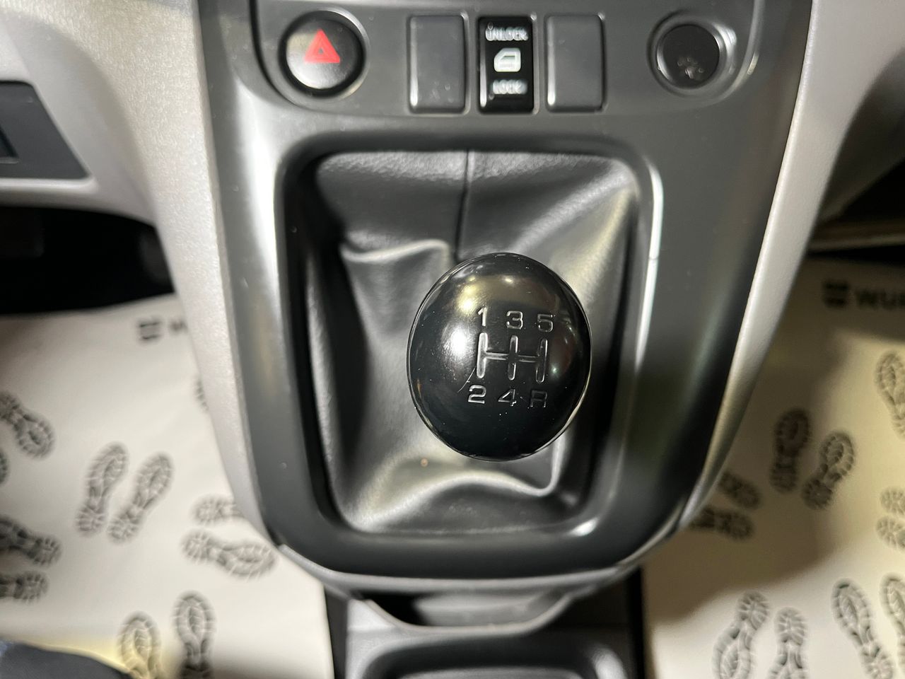 Foto Nissan NV200 21