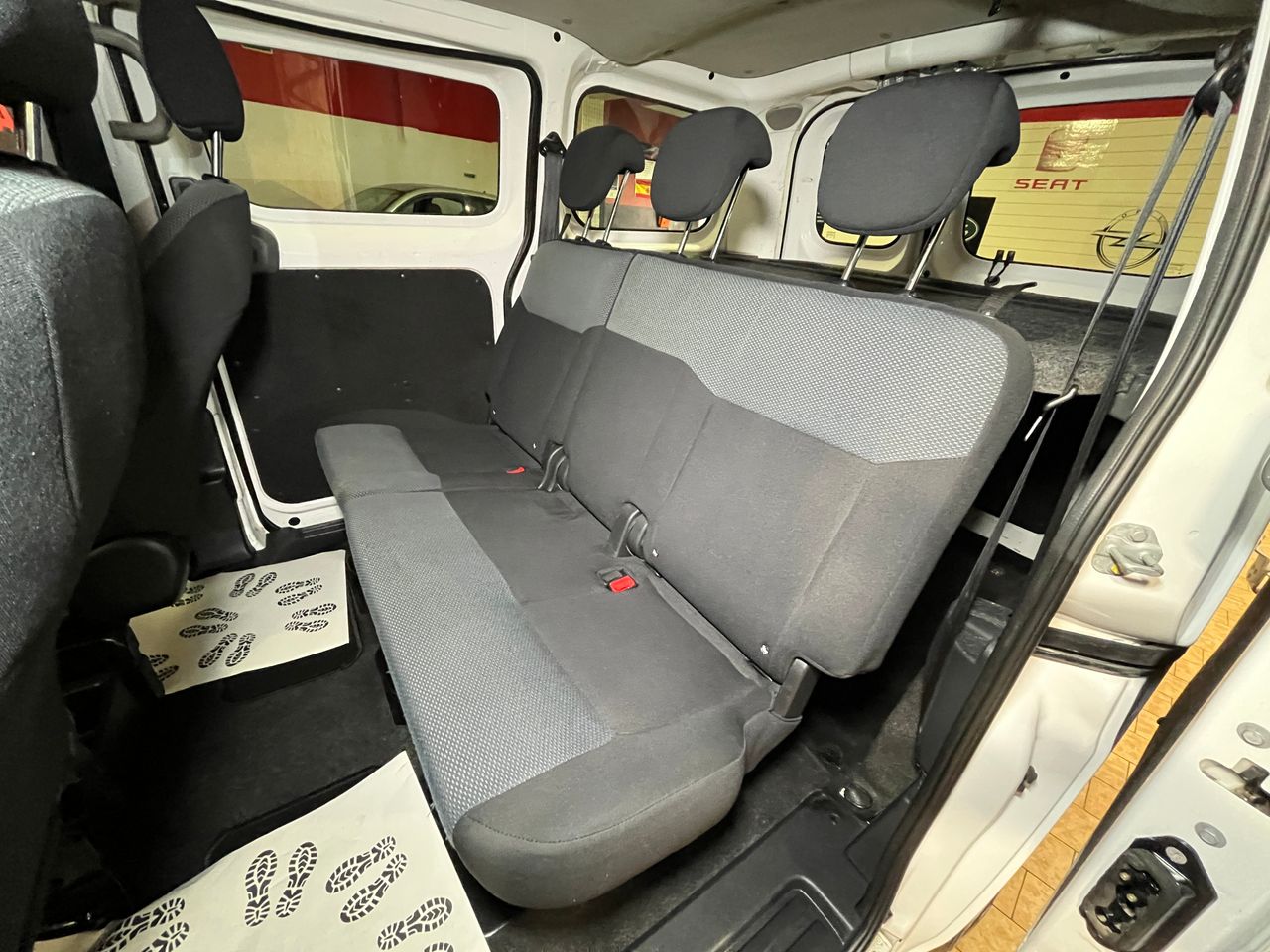 Foto Nissan NV200 24