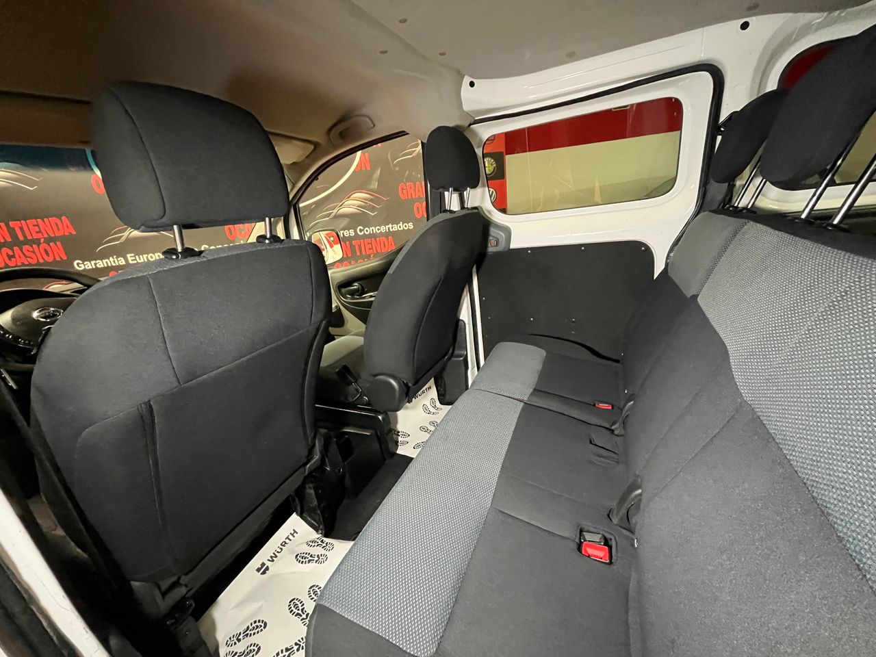 Foto Nissan NV200 25