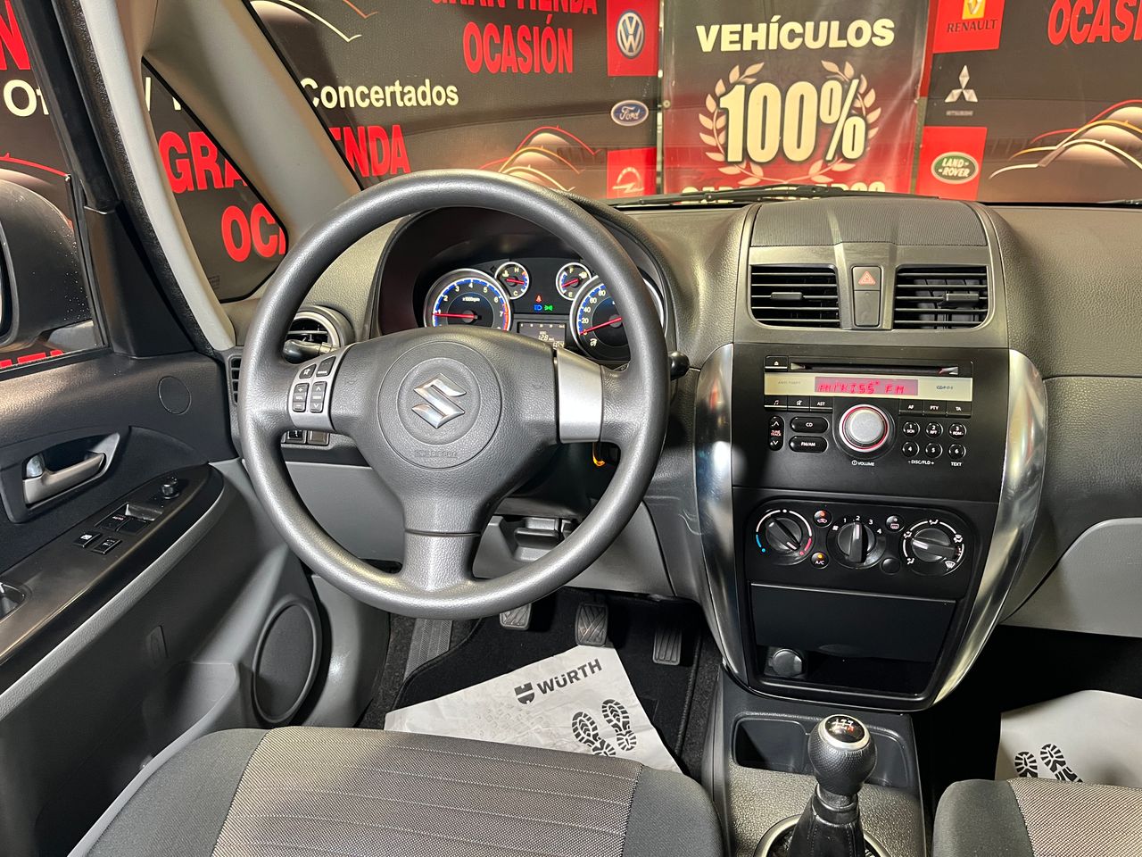 Foto Suzuki SX4 13