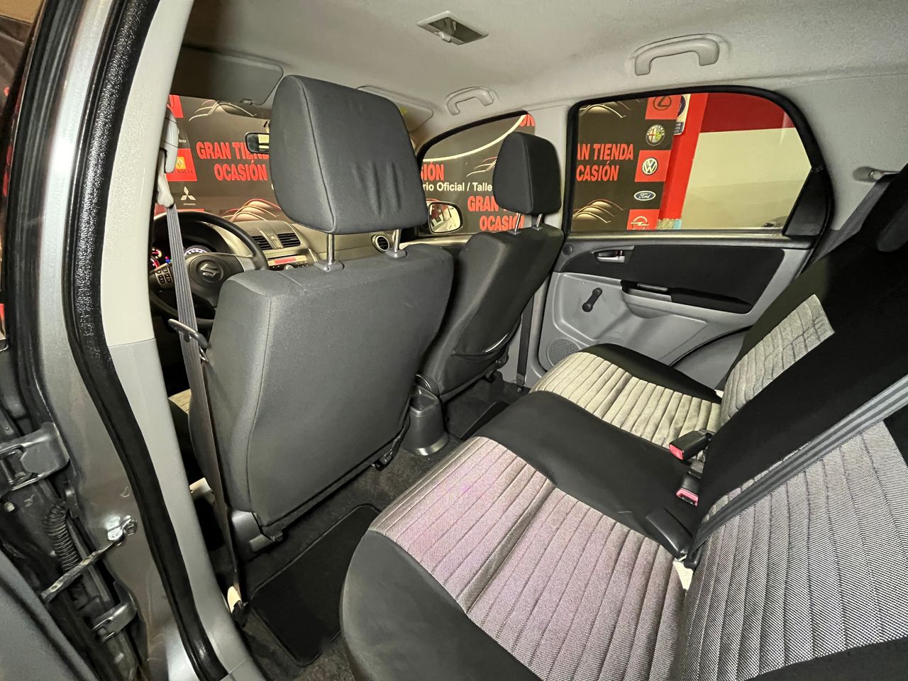 Foto Suzuki SX4 26
