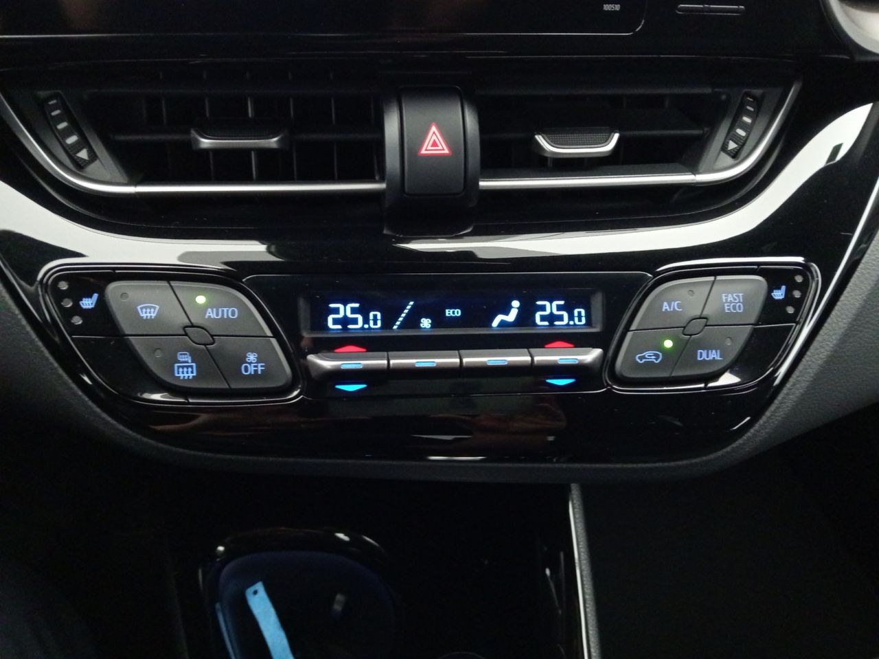 Foto Toyota C-HR 14