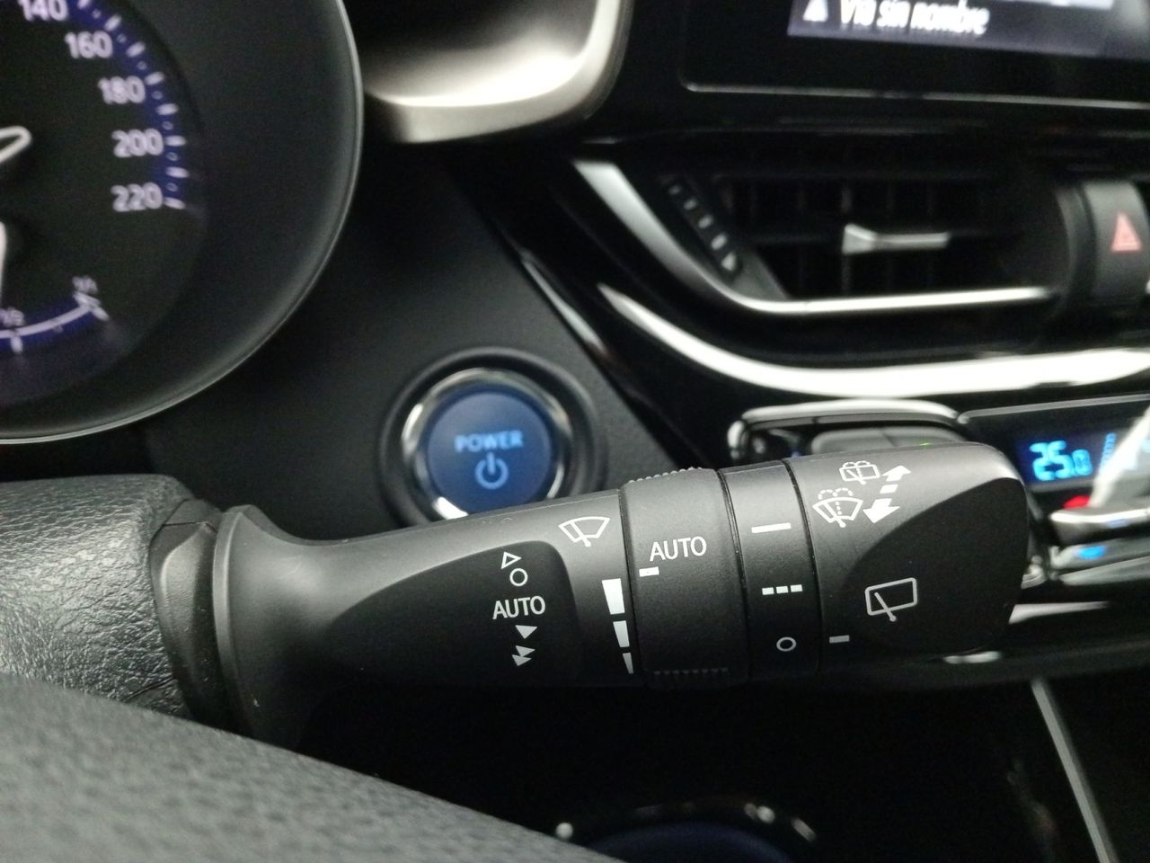 Foto Toyota C-HR 18