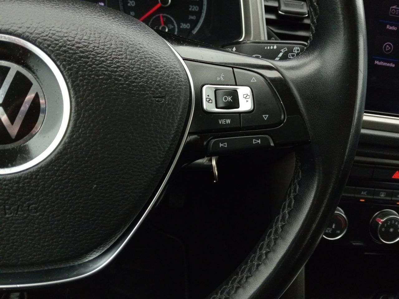 Foto Volkswagen T-Roc 16