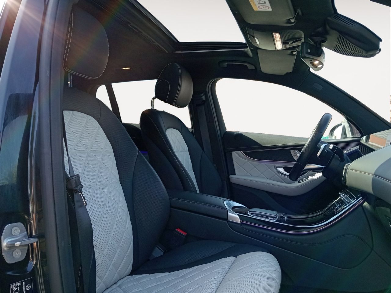 Foto Mercedes-Benz EQC 10