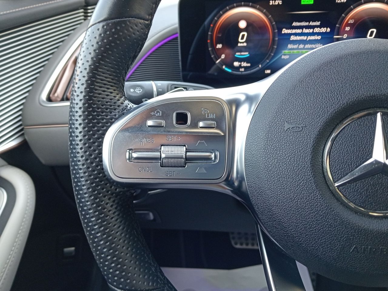 Foto Mercedes-Benz EQC 18