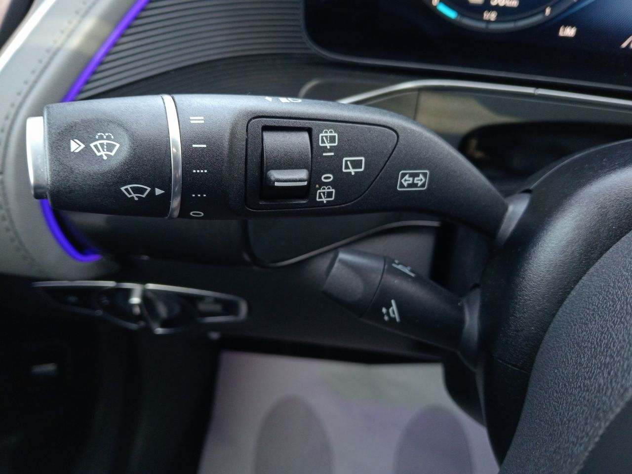 Foto Mercedes-Benz EQC 20