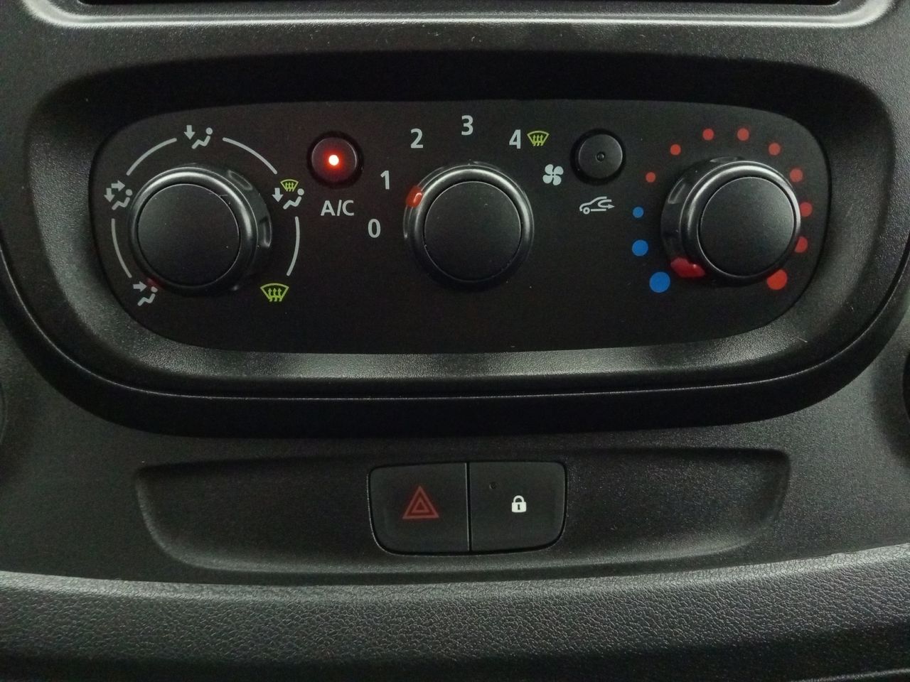 Foto Renault Trafic 12