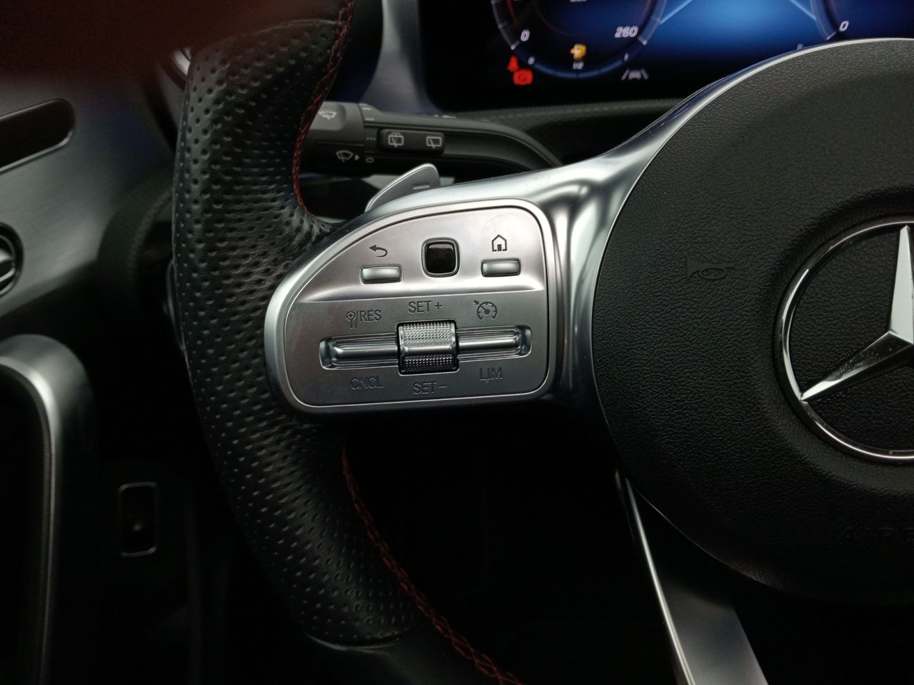 Foto Mercedes-Benz Clase CLA 16